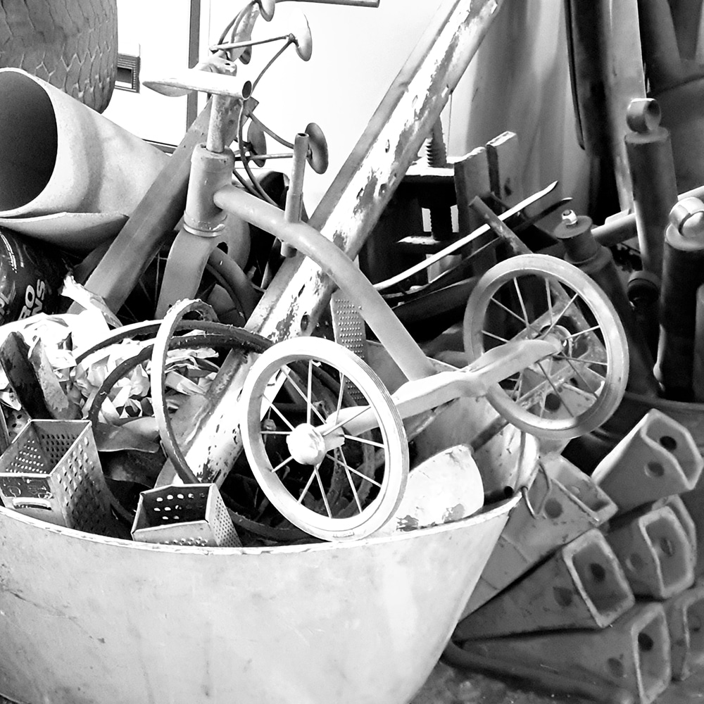 all-types-of-junk-for-mobile-skip-bins-zinc